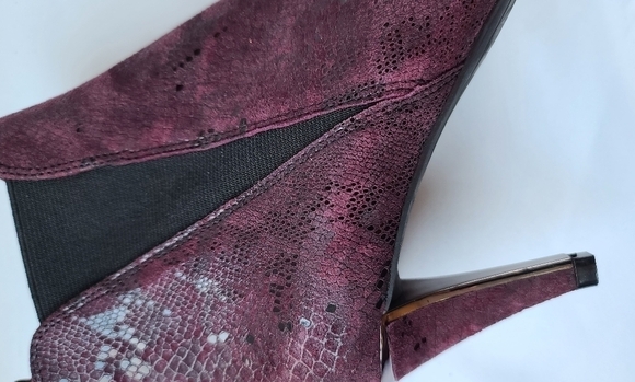 DKNY New Alani Booties Garnet Red Leather Slip On Snake Print Heel Size 7.5 - Picture 11 of 16